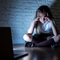 Fin a la violencia de género virtual: ministerio de la Mujer impulsa proyecto de ley contra el ciberacoso