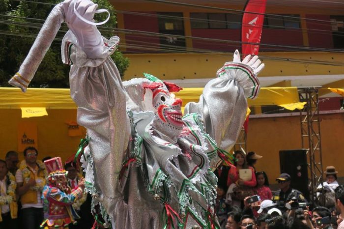 La Paz se prepara para el carnaval con el desentierro del 