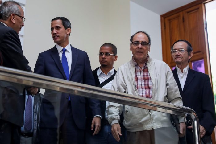 Exministro de Chávez tras reunirse con Guaidó: “Maduro es un usurpador de la Constitución” Exministro de Chávez tras reunirse con Guaidó: “Maduro es un usurpador de la Constitución”