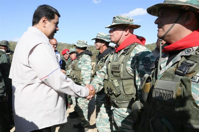 Maduro inicia ejercicios militares bajo la consigna “Fuera Trump”