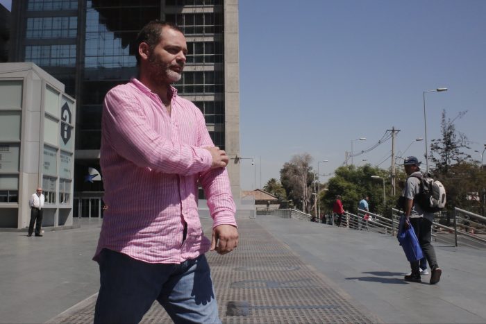 “Como un viejito que no controla esfínter”: Cristián Rosselot asegura que arranques de violencia se deben a una lesión en el cerebro