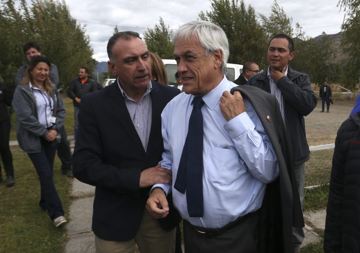 Piñera informa que combate a incendios forestales de Aysén se mantendrá al menos 10 días más Piñera informa que combate a incendios forestales de Aysén se mantendrá al menos 10 días más