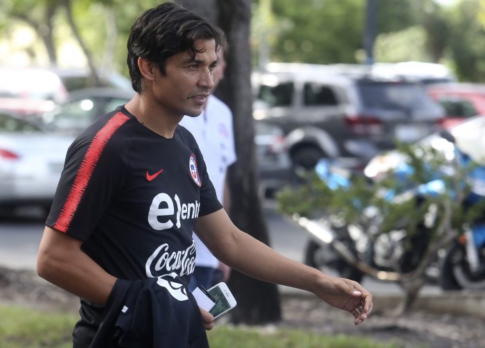 Matilocura: Masivo recibimiento por los hinchas de Junior a Matías Fernández Matilocura: Masivo recibimiento por los hinchas de Junior a Matías Fernández