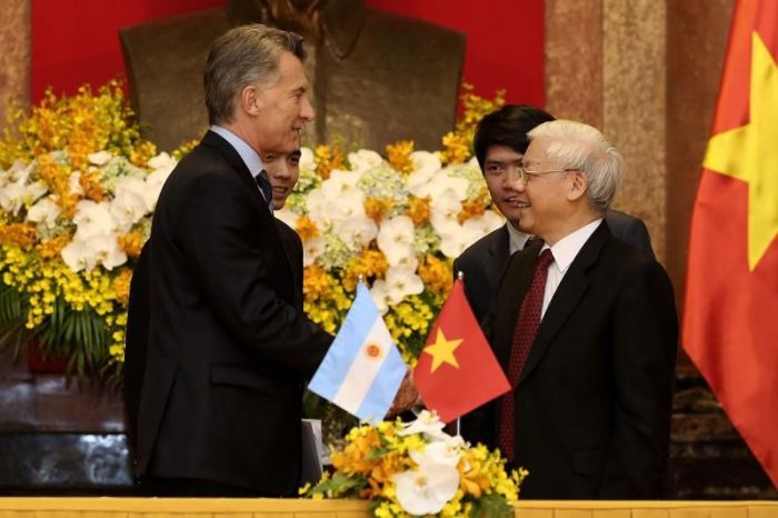 Macri viaja por Asia buscando abrir la economía argentina