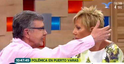 Joaquín Lavín y Raquel Argandoña recrean acoso de alcalde de Puerto Varas a Camila Gallardo Joaquín Lavín y Raquel Argandoña recrean acoso de alcalde de Puerto Varas a Camila Gallardo