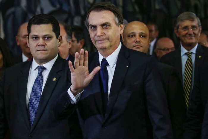 Obligado: Bolsonaro cambia estrategia ante críticas de aliados a sus reformas Obligado: Bolsonaro cambia estrategia ante críticas de aliados a sus reformas