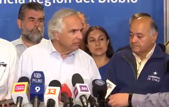 El enfado de Chadwick con Ulloa en plena conferencia de prensa: “No me digái lo que tengo que hacer” El enfado de Chadwick con Ulloa en plena conferencia de prensa: “No me digái lo que tengo que hacer”