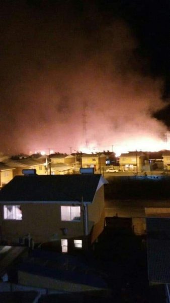 Incendio en Villa Italia de Penco: llamas alcanzaron a estar a 2 metros de las casas Incendio en Villa Italia de Penco: llamas alcanzaron a estar a 2 metros de las casas