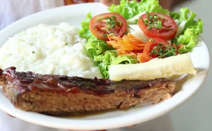 Chefs de Bolivia tienen el reto de proponer «platos bandera» para cada región Chefs de Bolivia tienen el reto de proponer