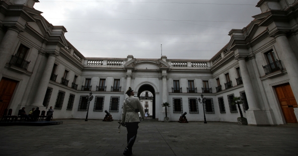 La Moneda tiene la palabra: Consejo para la Transparencia entrega a Piñera batería con más de 40 medidas anticorrupción La Moneda tiene la palabra: Consejo para la Transparencia entrega a Piñera batería con más de 40 medidas anticorrupción