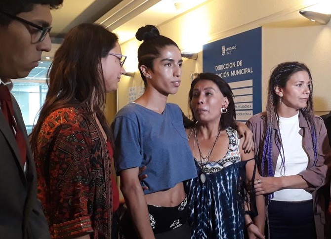Arlén, la joven trans que no fue aceptada en el Liceo 1: “Que algunos colegios puedan seleccionar a sus estudiantes es una discriminación” Arlén, la joven trans que no fue aceptada en el Liceo 1: “Que algunos colegios puedan seleccionar a sus estudiantes es una discriminación”