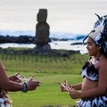 Alcalde de Rapa Nui saluda devolución de piezas de Noruega, pero pide mea culpa de Estado chileno