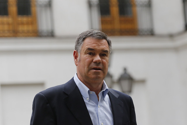 Ossandón en picada contra Van Rysselberghe por fichaje de alcaldes ex RN: «Es un golpe bajo» Ossandón en picada contra Van Rysselberghe por fichaje de alcaldes ex RN:
