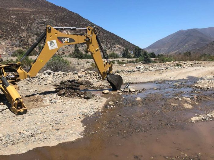 La guerra del agua en Petorca: alcalde y agricultores se enfrentan por desmantelamiento de tuberías La guerra del agua en Petorca: alcalde y agricultores se enfrentan por desmantelamiento de tuberías