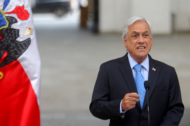 Piñera esquiva dar un respaldo al subsecretario Luis Castillo en medio de la nueva ofensiva de la DC