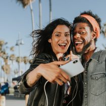 Los smartphones que buscan llevar las selfies al siguiente nivel