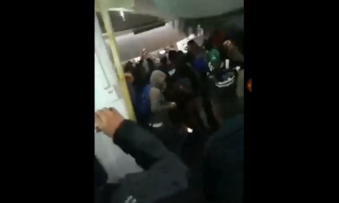 El momento en que un techo cae sobre mineros en Chuquicamata debido a las fuertes lluvias El momento en que un techo cae sobre mineros en Chuquicamata debido a las fuertes lluvias