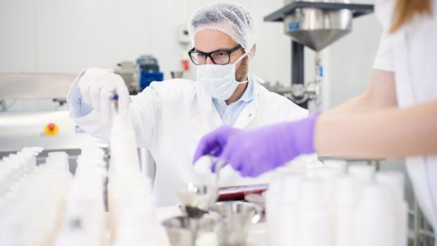 El profesor al que acusan de robar el invento de un alumno y venderlo por US$1,5 millones a una farmacéutica El profesor al que acusan de robar el invento de un alumno y venderlo por US$1,5 millones a una farmacéutica