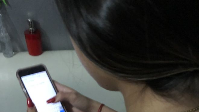 “Si regalamos fotos desnudas a hombres que las comparten, ¿por qué no puedo cobrar por mostrar mi cuerpo en webcam?” “Si regalamos fotos desnudas a hombres que las comparten, ¿por qué no puedo cobrar por mostrar mi cuerpo en webcam?”