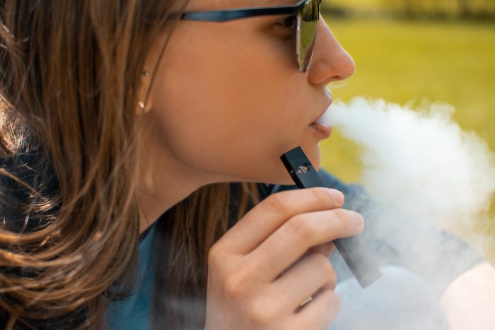EE. UU. restringirá venta de cigarrillos electrónicos con sabores ante “epidemia” juvenil EE. UU. restringirá venta de cigarrillos electrónicos con sabores ante
