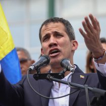 Contraloría inhabilita a Guaidó y el presidente encargado acusa una “farsa”
