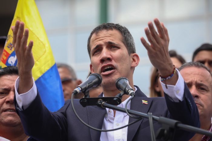 Guaidó anuncia reunión con sindicatos y emplaza a las Fuerzas Armadas: “¿Qué más van a esperar?” Guaidó anuncia reunión con sindicatos y emplaza a las Fuerzas Armadas: “¿Qué más van a esperar?”