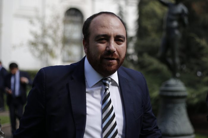 Presidente de la DC respondió a Piñera tras defender a Luis Castillo: “para ser subsecretario, ser una persona intachable no es necesario” Presidente de la DC respondió a Piñera tras defender a Luis Castillo: