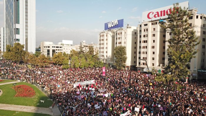 Convocan a la marcha K-Pop más grande de Chile para este viernes Convocan a la marcha K-Pop más grande de Chile para este viernes