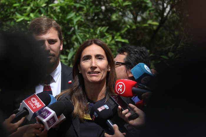 Se enreda la Cop25 para La Moneda: Schmidt sale a dar explicaciones por problemas de organización y millonario gasto fiscal Se enreda la Cop25 para La Moneda: Schmidt sale a dar explicaciones por problemas de organización y millonario gasto fiscal