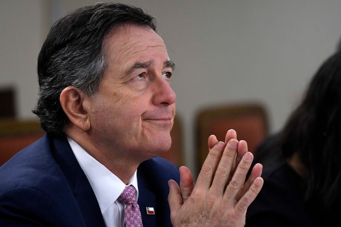 Ampuero da cátedra de Relaciones Exteriores y critica ausencias a recepción de Bolsonaro: “No se trata de darse gustitos personales” Ampuero da cátedra de Relaciones Exteriores y critica ausencias a recepción de Bolsonaro:
