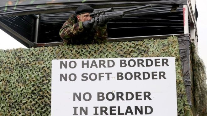 Brexit: qué es el backstop o salvaguarda irlandesa, la polémica política sobre las fronteras de Irlanda que se convirtió en el principal obstáculo para la salida de Reino Unido de la UE Brexit: qué es el backstop o salvaguarda irlandesa, la polémica política sobre las fronteras de Irlanda que se convirtió en el principal obstáculo para la salida de Reino Unido de la UE