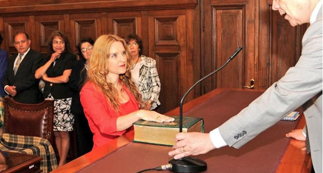 Romy Rutherford: la jueza de la Corte Marcial que doblegó al general (r) Fuente-Alba Romy Rutherford: la jueza de la Corte Marcial que doblegó al general (r) Fuente-Alba