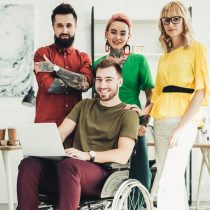 Cuidar el lenguaje y las bromas es clave en espacios de trabajo diversos
