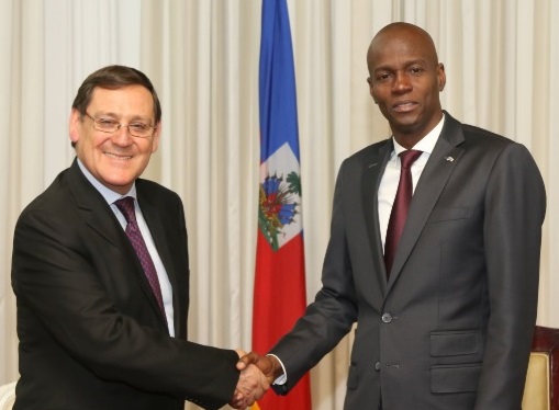 Ciudadano haitiano muere tras ataque a delegación solidaria donde participaba embajador chileno Ciudadano haitiano muere tras ataque a delegación solidaria donde participaba embajador chileno