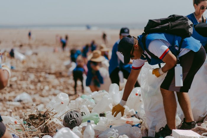 Jornada de limpieza retiró cientos de kilos de plástico en las playas de Arica tras aluviones Jornada de limpieza retiró cientos de kilos de plástico en las playas de Arica tras aluviones