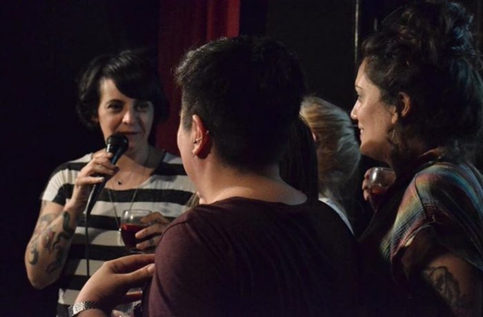 El linchamiento público de la bufona El linchamiento público de la bufona