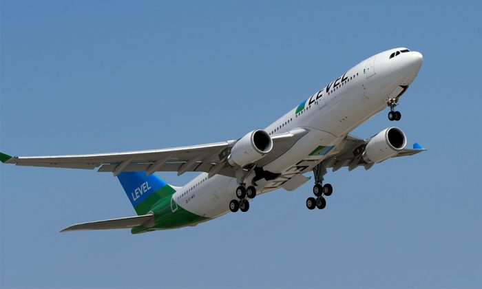 Llega a Chile aerolínea low cost para viajar entre Santiago y Barcelona Llega a Chile aerolínea low cost para viajar entre Santiago y Barcelona