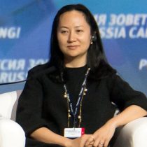 Directora financiera de Huawei detenida en Vancouver demandará a Canadá