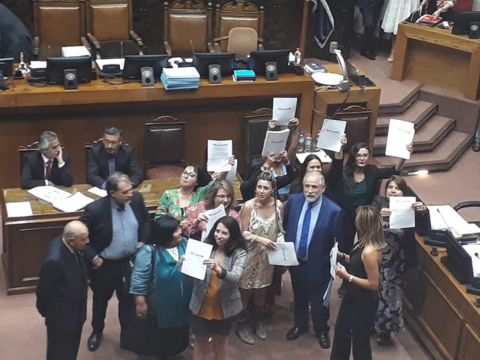 Bancada Feminista irrumpe en el Senado para solicitar avances en leyes fundamentales para las mujeres Bancada Feminista irrumpe en el Senado para solicitar avances en leyes fundamentales para las mujeres
