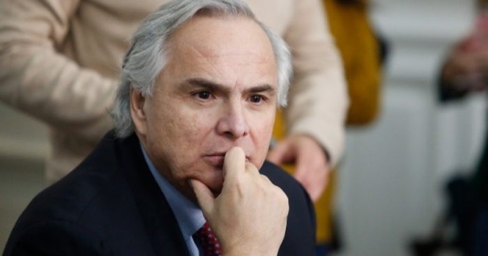 Chadwick hace autocomplaciente balance del primer año de Gobierno y defiende su nueva obsesión: el Control de Identidad Preventiva Chadwick hace autocomplaciente balance del primer año de Gobierno y defiende su nueva obsesión: el Control de Identidad Preventiva