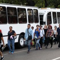 Venezuela: Gobierno dice que una falla prolonga apagón por tercer día