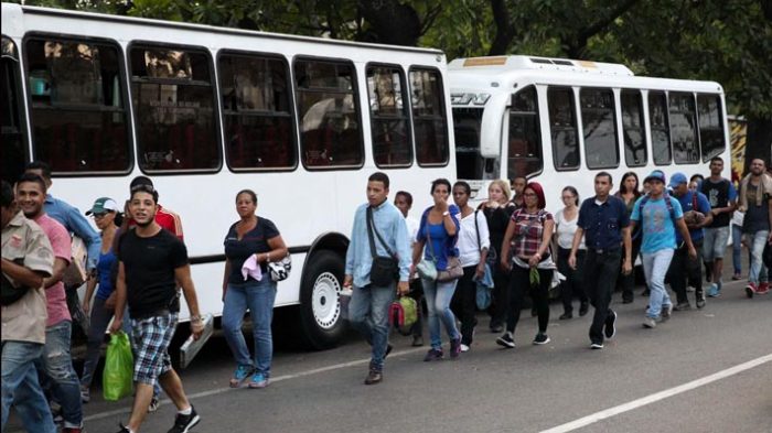 Venezuela: Gobierno dice que una falla prolonga apagón por tercer día Venezuela: Gobierno dice que una falla prolonga apagón por tercer día