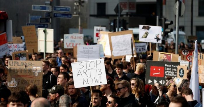 Parlamento Europeo aprueba polémica reforma de derechos de autor Parlamento Europeo aprueba polémica reforma de derechos de autor