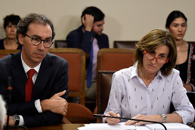 Error garrafal en el Mineduc agudiza tensiones entre Cubillos y subsecretario Figueroa Error garrafal en el Mineduc agudiza tensiones entre Cubillos y subsecretario Figueroa