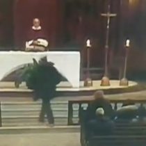 Sacerdote es apuñalado en plena misa en Canadá