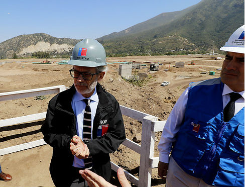 Ministro Fontaine admite que se está “analizando” situación de cuestionado superintendente con abultado patrimonio Ministro Fontaine admite que se está “analizando” situación de cuestionado superintendente con abultado patrimonio