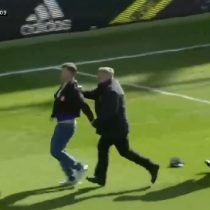 14 semanas de prisión para hincha que agredió a futbolista en pleno partido de la Liga inglesa