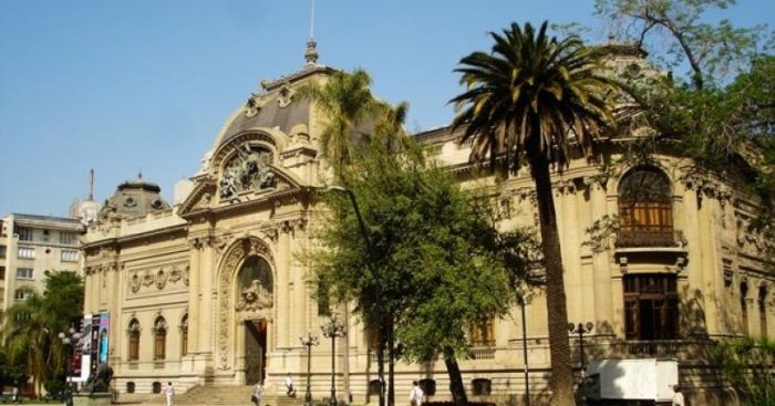 Trabajadoras realizan intervención en Museo de Bellas Artes por Día de la Mujer Trabajadoras realizan intervención en Museo de Bellas Artes por Día de la Mujer
