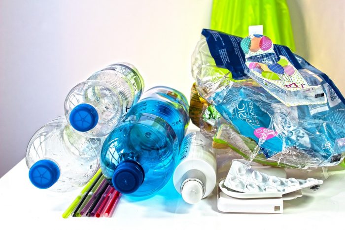Casi 900 mil toneladas de plástico no se reciclan en Chile Casi 900 mil toneladas de plástico no se reciclan en Chile