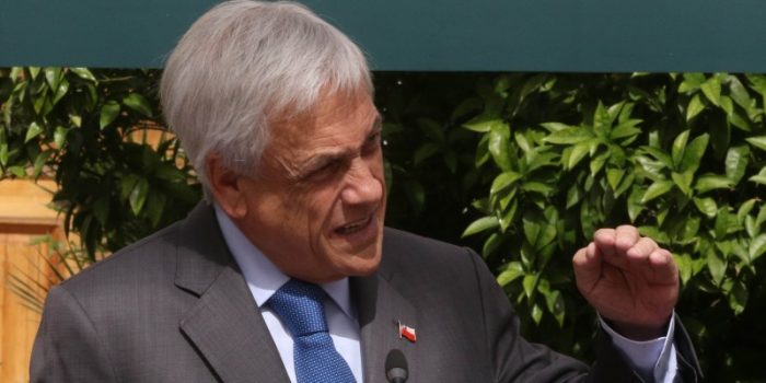 Se acabó la tregua entre Piñera y las feministas: exige que invitadas a almuerzo con Bolsonaro usen “vestido corto” Se acabó la tregua entre Piñera y las feministas: exige que invitadas a almuerzo con Bolsonaro usen “vestido corto”
